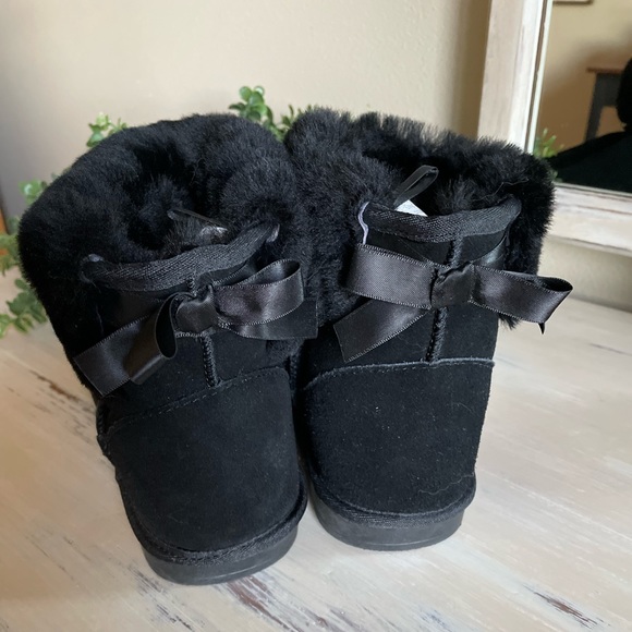 Black suede and lambs wool lined booties Sz 8 - Picture 5 of 6